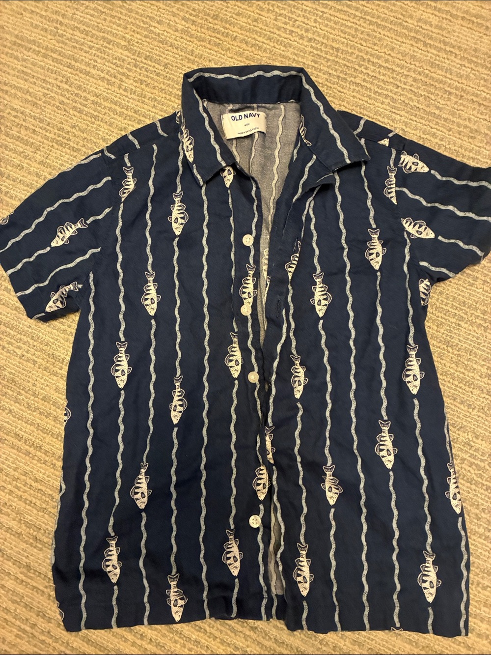Old Navy Navy Short-Sleeve Button-Down Shirt with White Fish Print